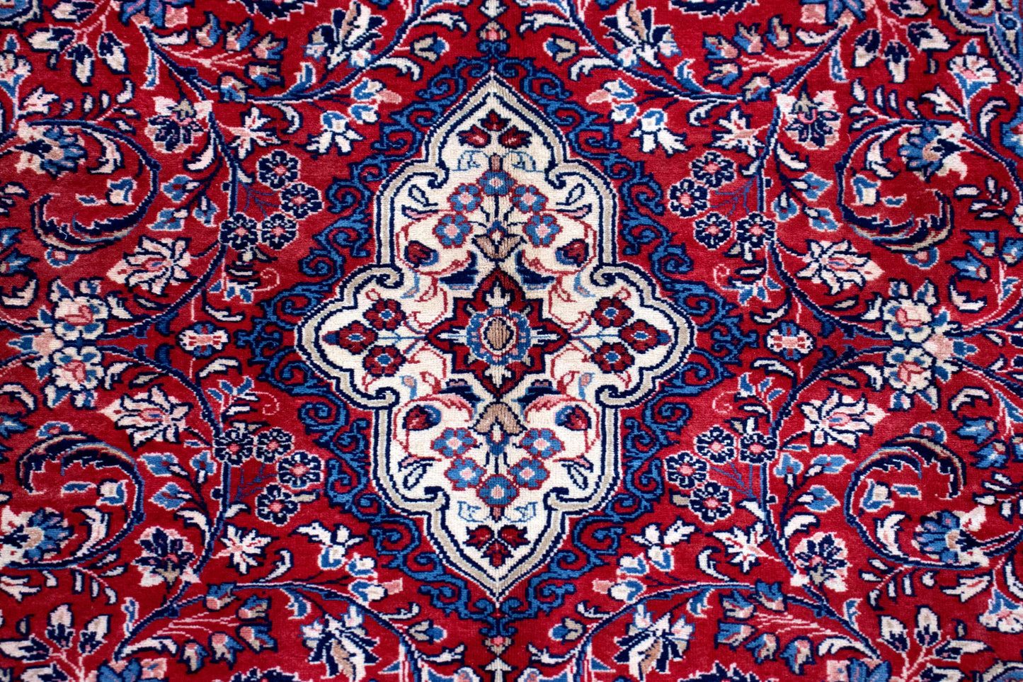 Fine Sarouk 223x132 cm Persian Rug Fine-Sarouk-223x132-cm-Persian-Rug-6-469603