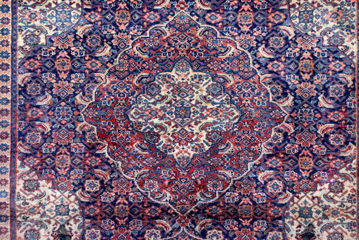 Fine Vintage Sarouk 215x143 cm Persian Rug Fine-Vintage-Sarouk-215x143-cm-Persian-Rug-13-107846